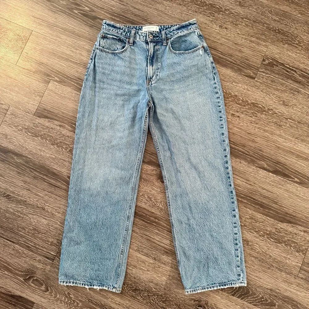 Abercrombie & Fitch The Loose High Rise Short Inseam